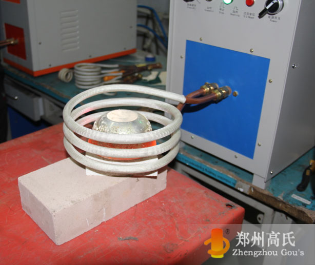 感應加熱設備對銀碗表面進行局部加熱